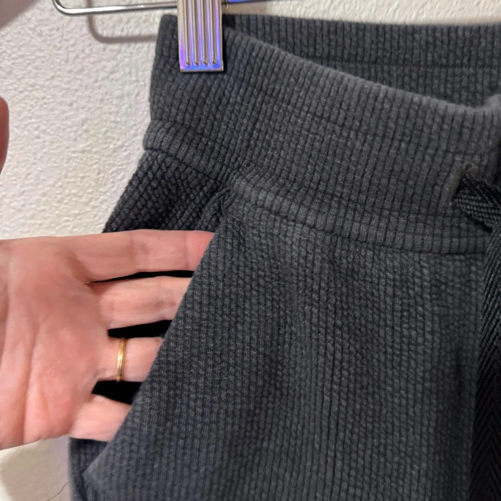 Lululemon Ribbed High-Rise Jogger 25